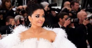 Read more about the article How Aishwarya gave a unique twist to her red carpet look